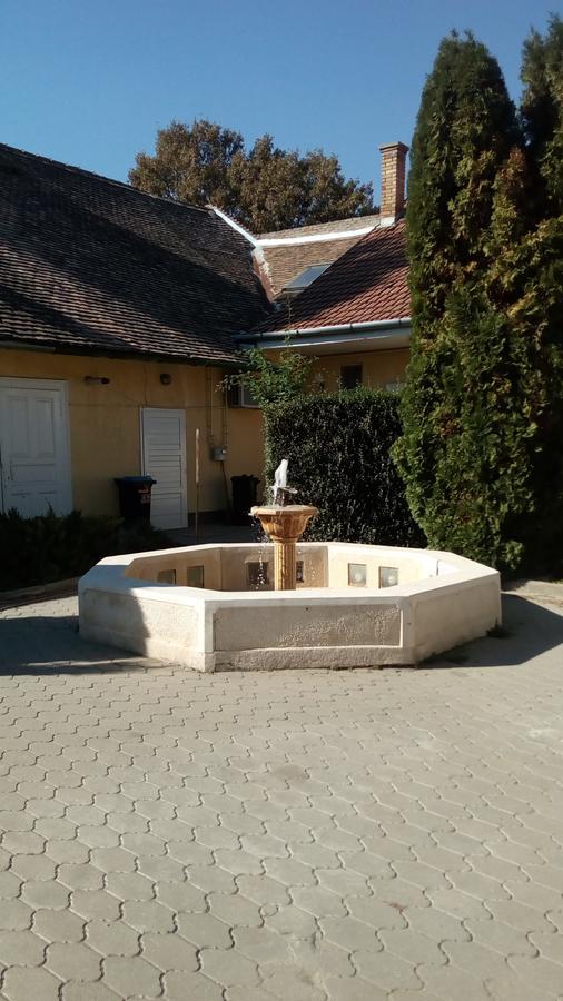 Hangulat Vendégház Apartmanok Orosháza Exterior foto